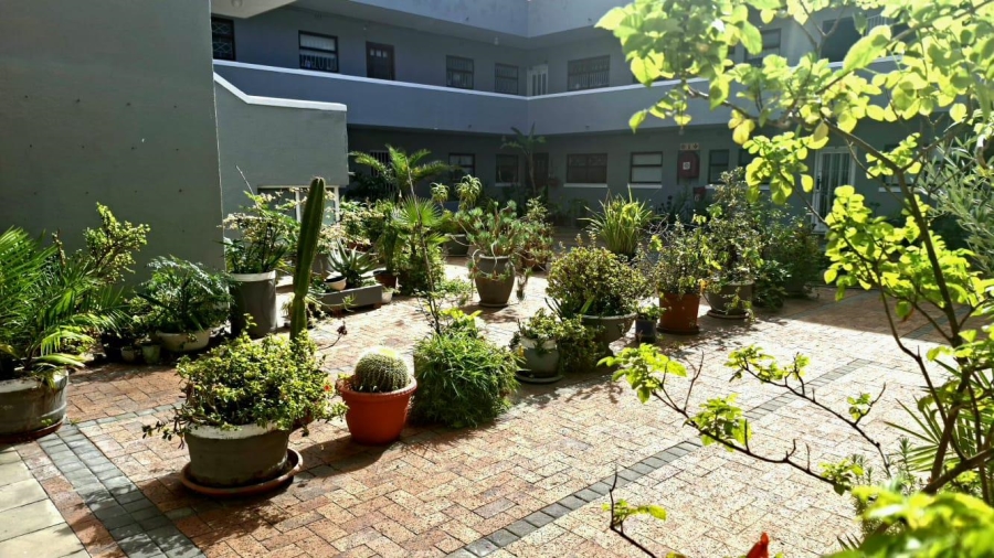 To Let 2 Bedroom Property for Rent in Sea Point Western Cape